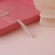 Cargar imagen en el visor de la galería, Collar barra con grabado personalizado