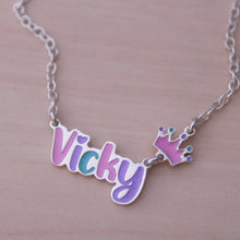 Cargar imagen en el visor de la galería, Collar personalizado con nombre y dije esmaltados