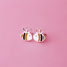 Cargar imagen en el visor de la galería, Zarcillos mini abejitas