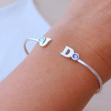 Cargar imagen en el visor de la galería, Brazalete personalizado con iniciales y cristales