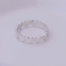 Cargar imagen en el visor de la galería, Anillo corazones
