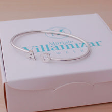 Cargar imagen en el visor de la galería, Brazalete personalizado con iniciales