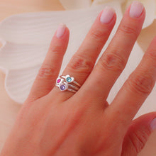 Cargar imagen en el visor de la galería, Anillo corazón con cristal