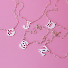 Cargar imagen en el visor de la galería, Collar con inicial personalizada