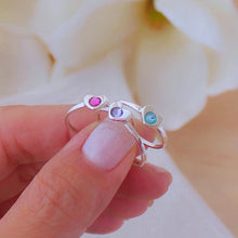 Cargar imagen en el visor de la galería, Anillo corazón con cristal