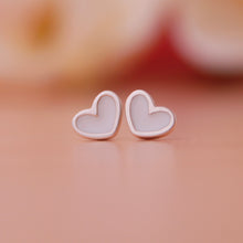 Cargar imagen en el visor de la galería, Zarcillos mini corazón