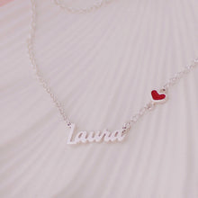 Cargar imagen en el visor de la galería, Collar personalizado con nombre corto y dije pequeño