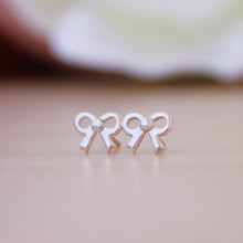 Cargar imagen en el visor de la galería, Zarcillos mini lazos