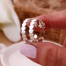 Cargar imagen en el visor de la galería, Argollas de corazones