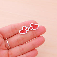 Cargar imagen en el visor de la galería, Zarcillos corazón doble
