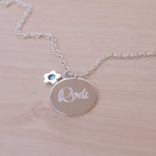Cargar imagen en el visor de la galería, Collar medalla con grabado personalizado
