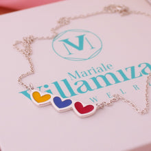 Cargar imagen en el visor de la galería, Collar corazones tricolor
