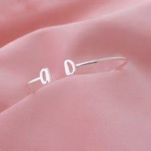 Cargar imagen en el visor de la galería, Brazalete personalizado con iniciales
