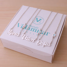 Cargar imagen en el visor de la galería, Collar personalizado con nombre corto y dije pequeño
