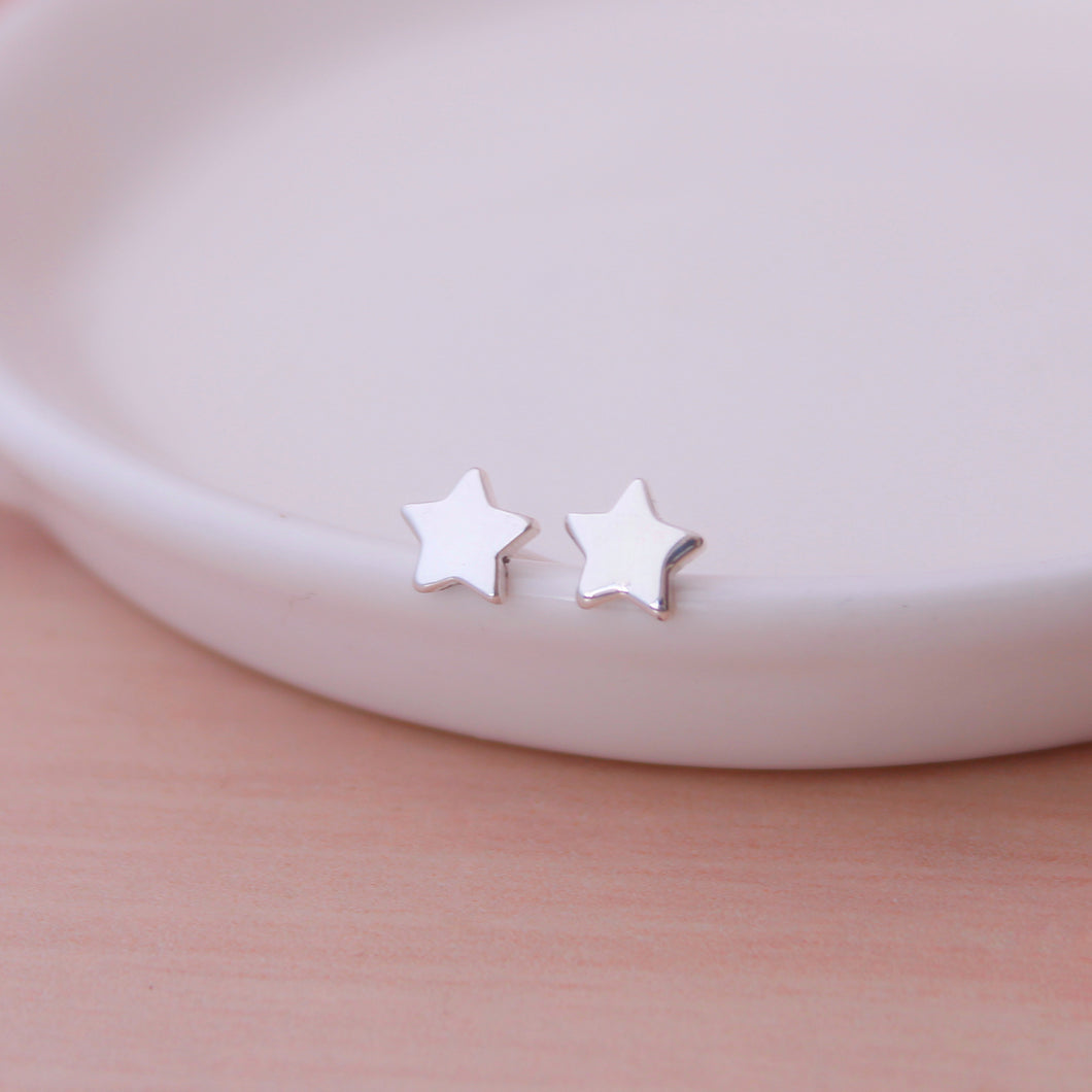 Zarcillos básicos mini estrellas