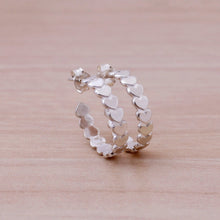 Cargar imagen en el visor de la galería, Argollas de corazones
