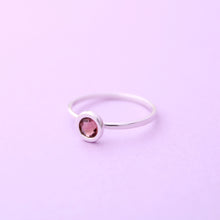 Cargar imagen en el visor de la galería, Anillo solitario con cristal

