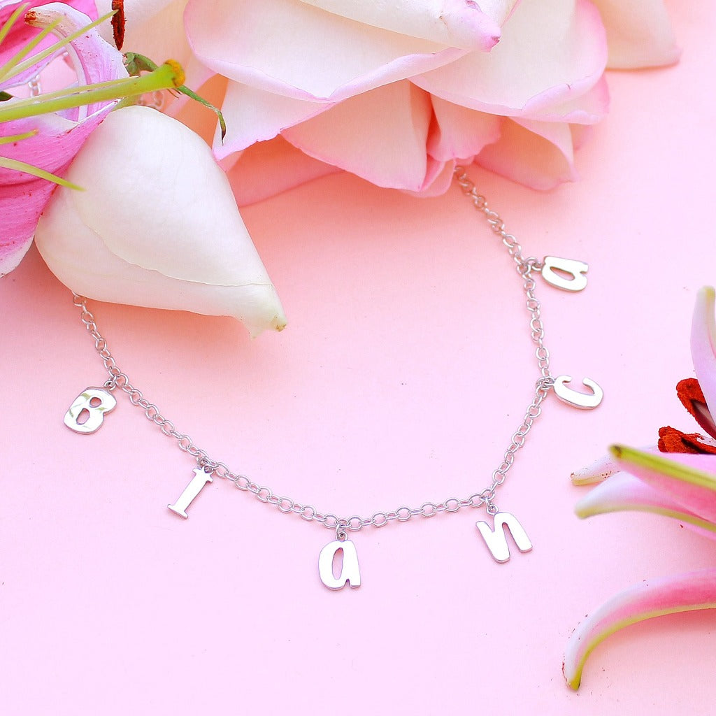 Collar personalizado con dijes de letras